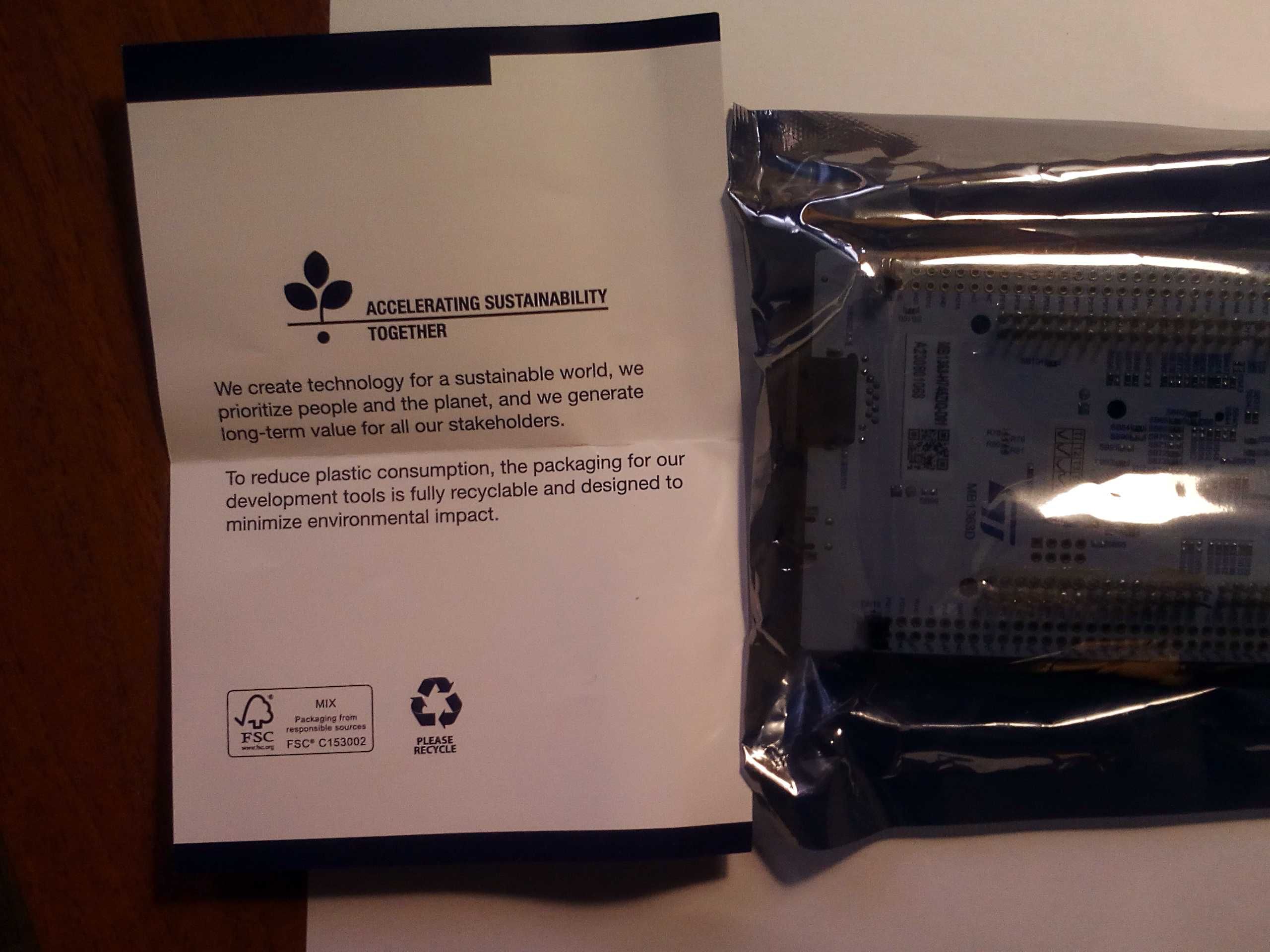 Плата мікроконтролерна STM32H745 NUCLEO  НОВА або Програмні коди
