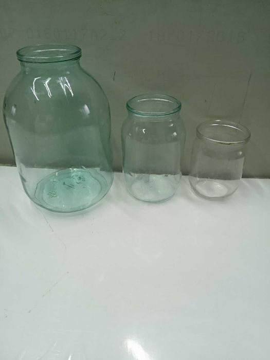 Слоїки, банки, бутлі