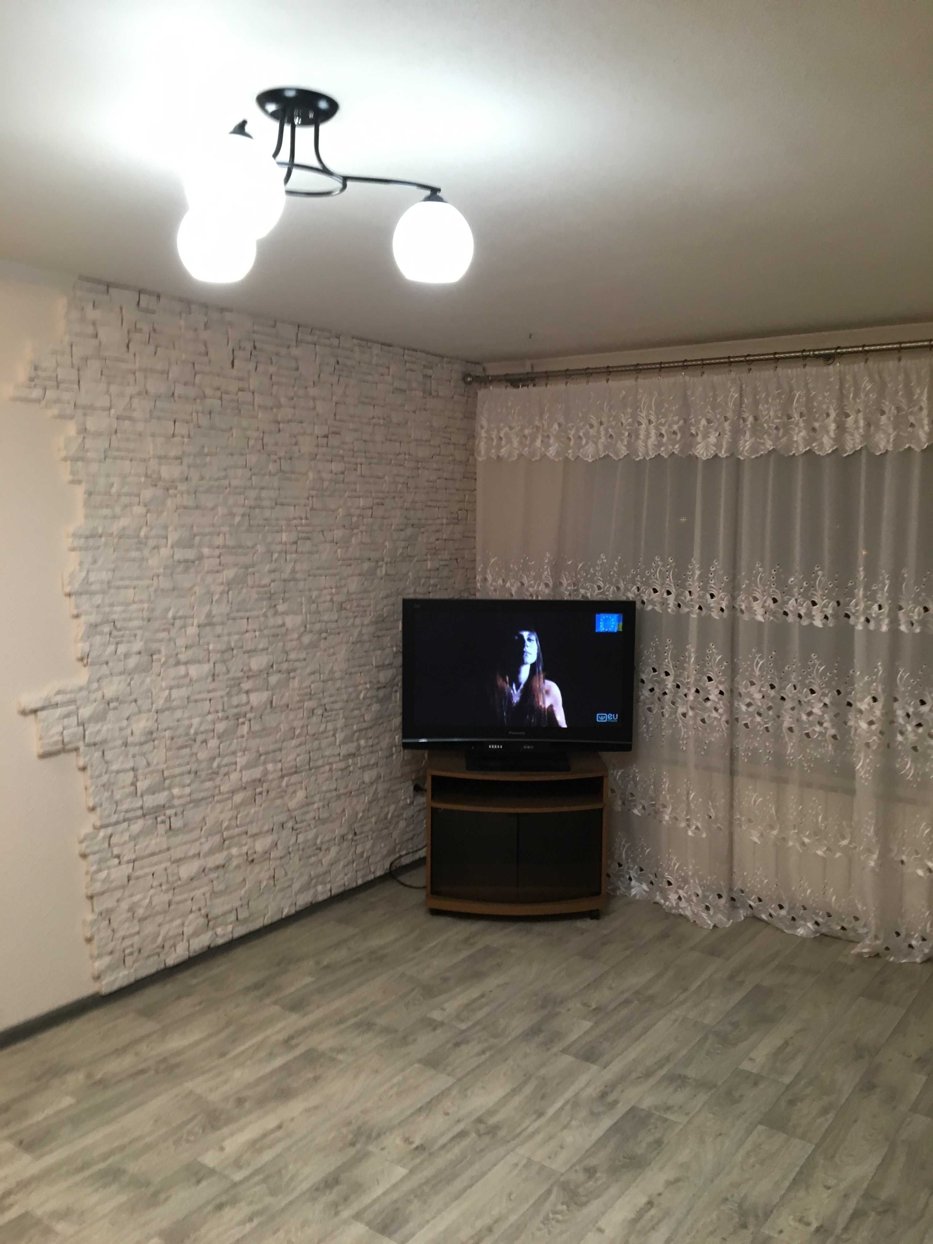 Продам 4-комнатную квартиру 100 м², ул. Алексеевская 14Б