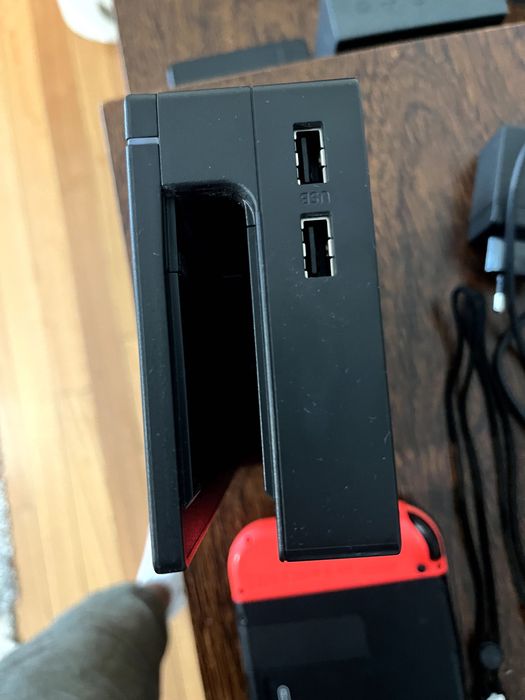 Nintendo Switch - Neon Blue + Neon Red Joy-Con  e SD 256GB