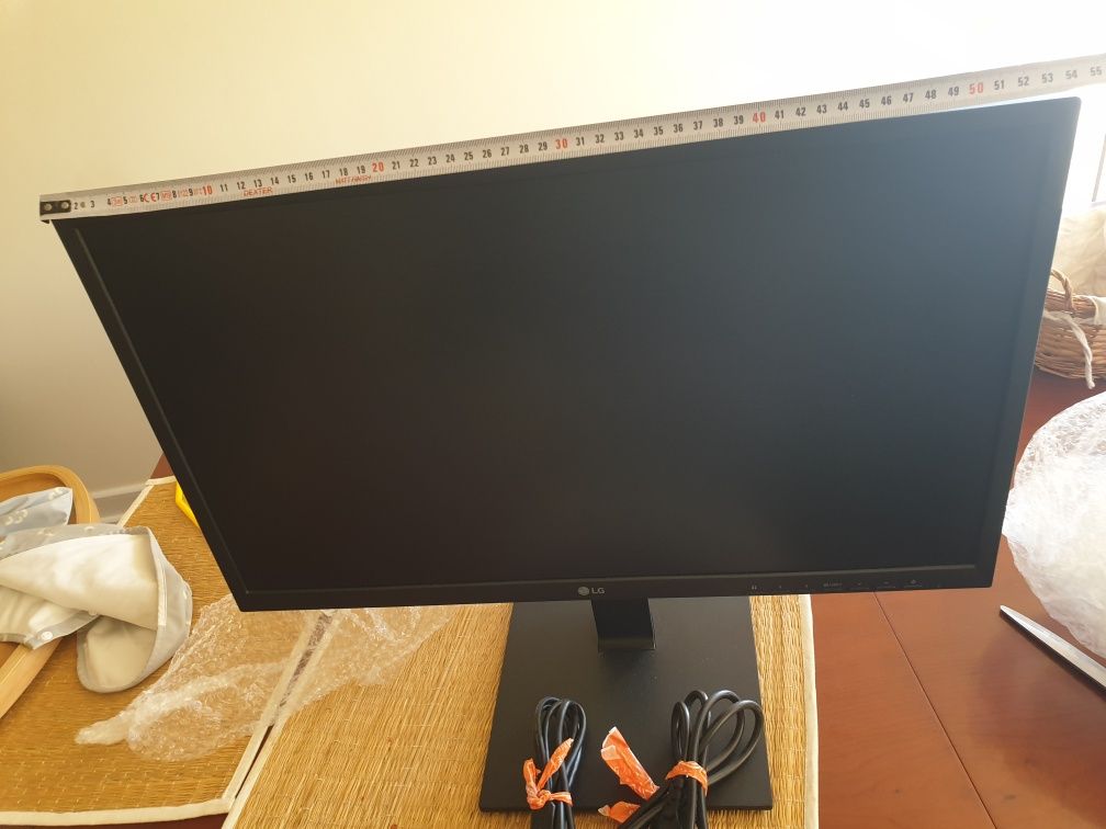 Monitor LG muito 60polegadas