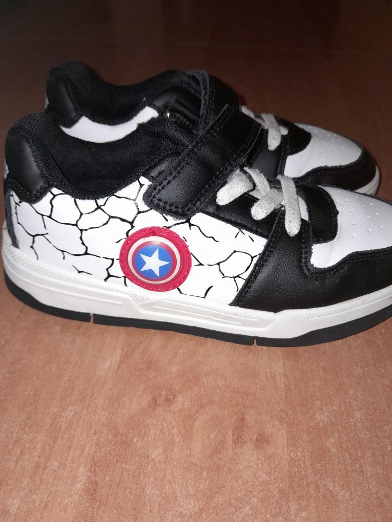 Buty chłopięce avengers świecące 31