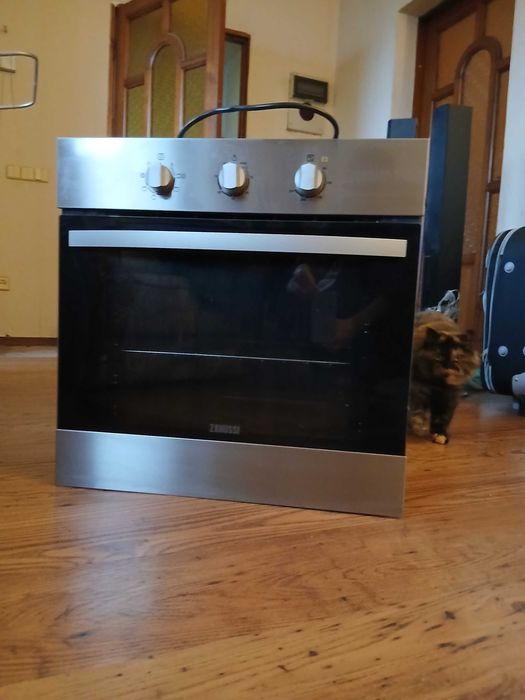Электрична духовка ZANUSSI б/у + подарунок