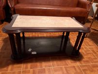 Mesa Centro com Tampo em Pedra