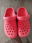 Crocs vermelho para rapaz