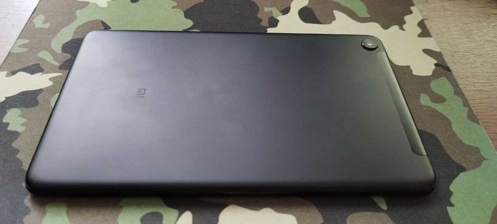 Xiaomi Mi Pad 4 планшет в хорошому стані з комплектом