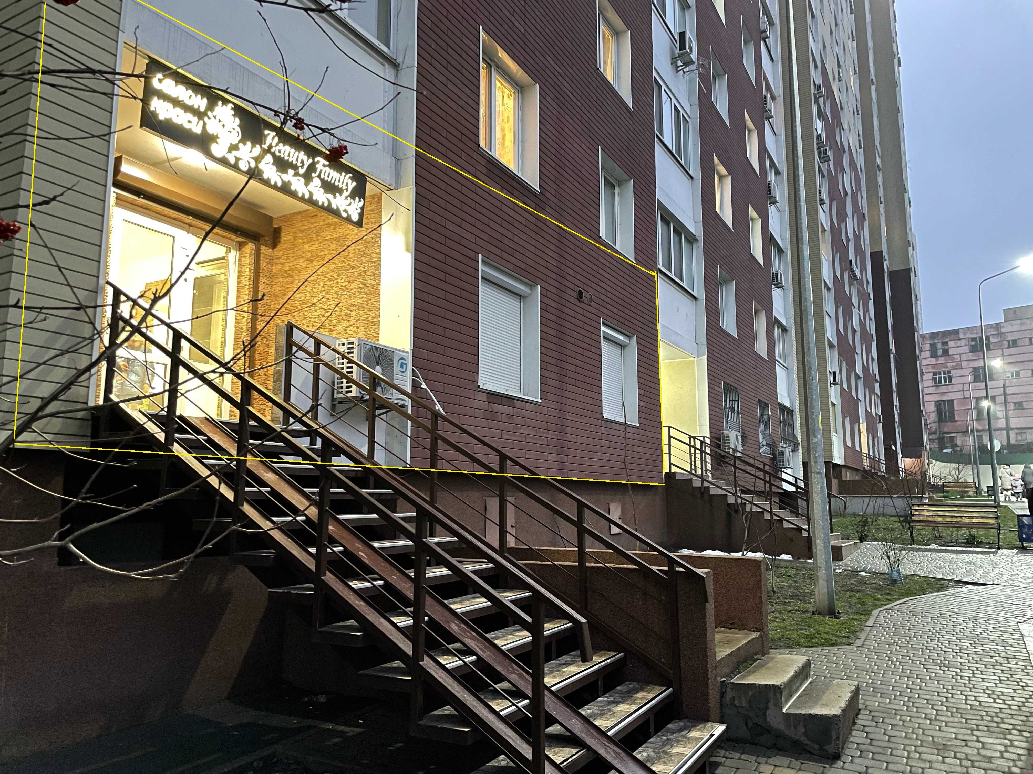 Продаж приміщення вільного призначення ЖК"The lakes"  метро Деміївська