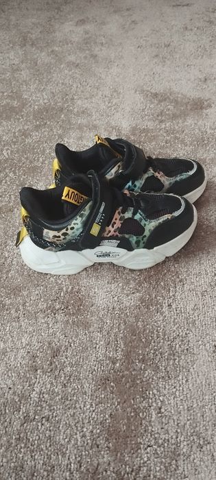 Кросівки для дівчинки