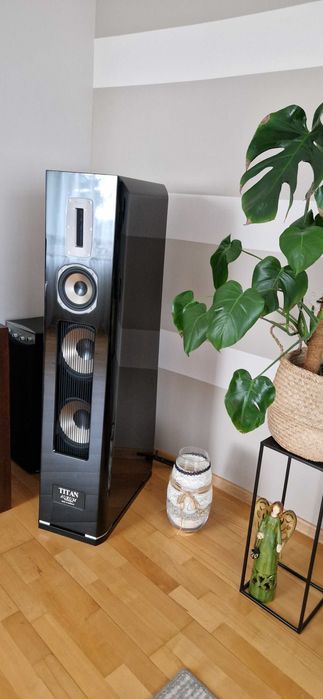 Kolumny Quadral Titan VIII