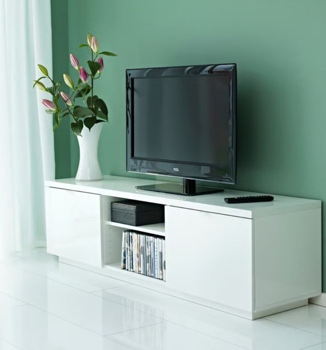 Móvel de TV semi novo
