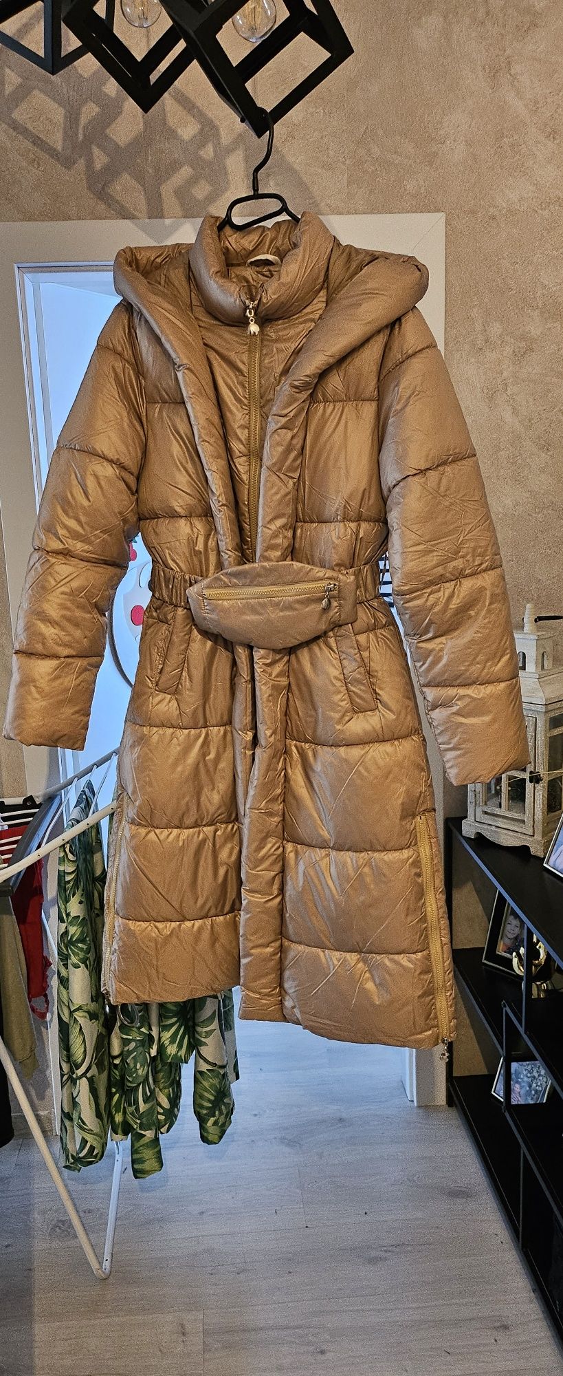 Zimowy płaszcz damski