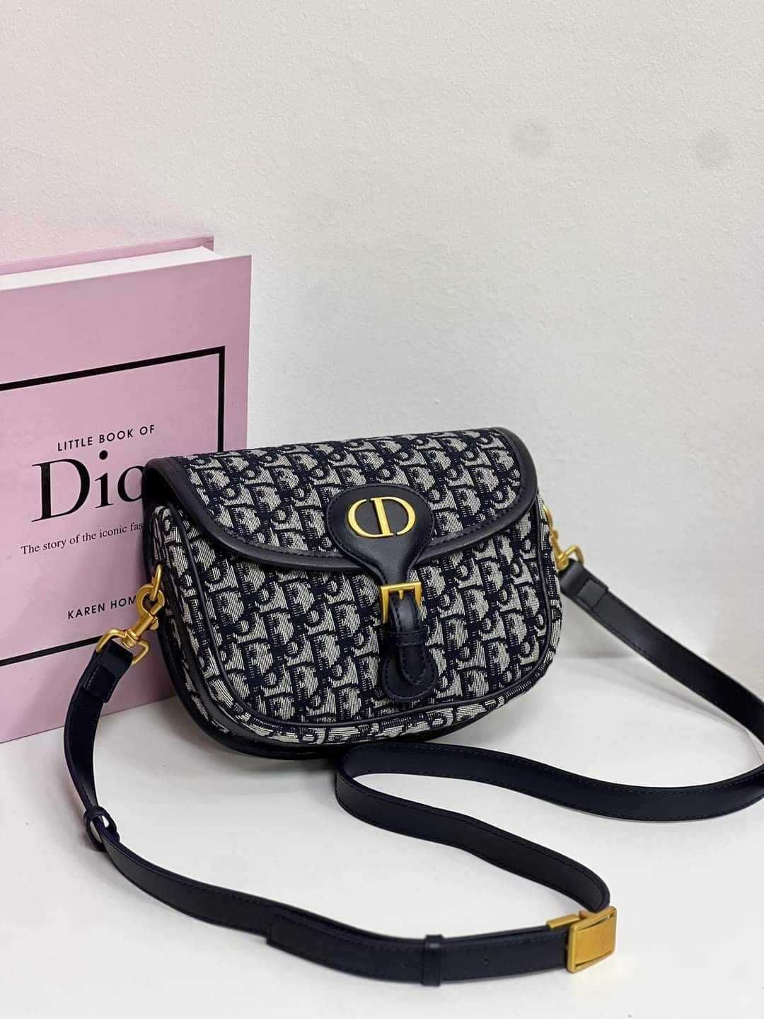 Torebka listonoszka dior bobby monogram granatowa literki cd montaigne