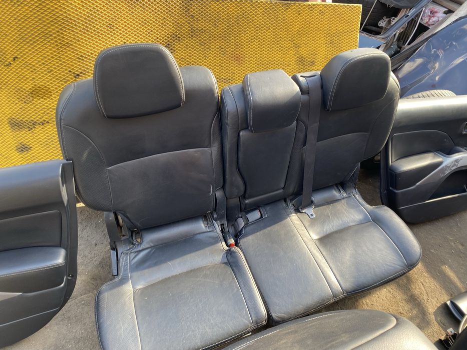 Кожаный салон Mitsubishi Outlander XL 2006-2012 год сиденья карты