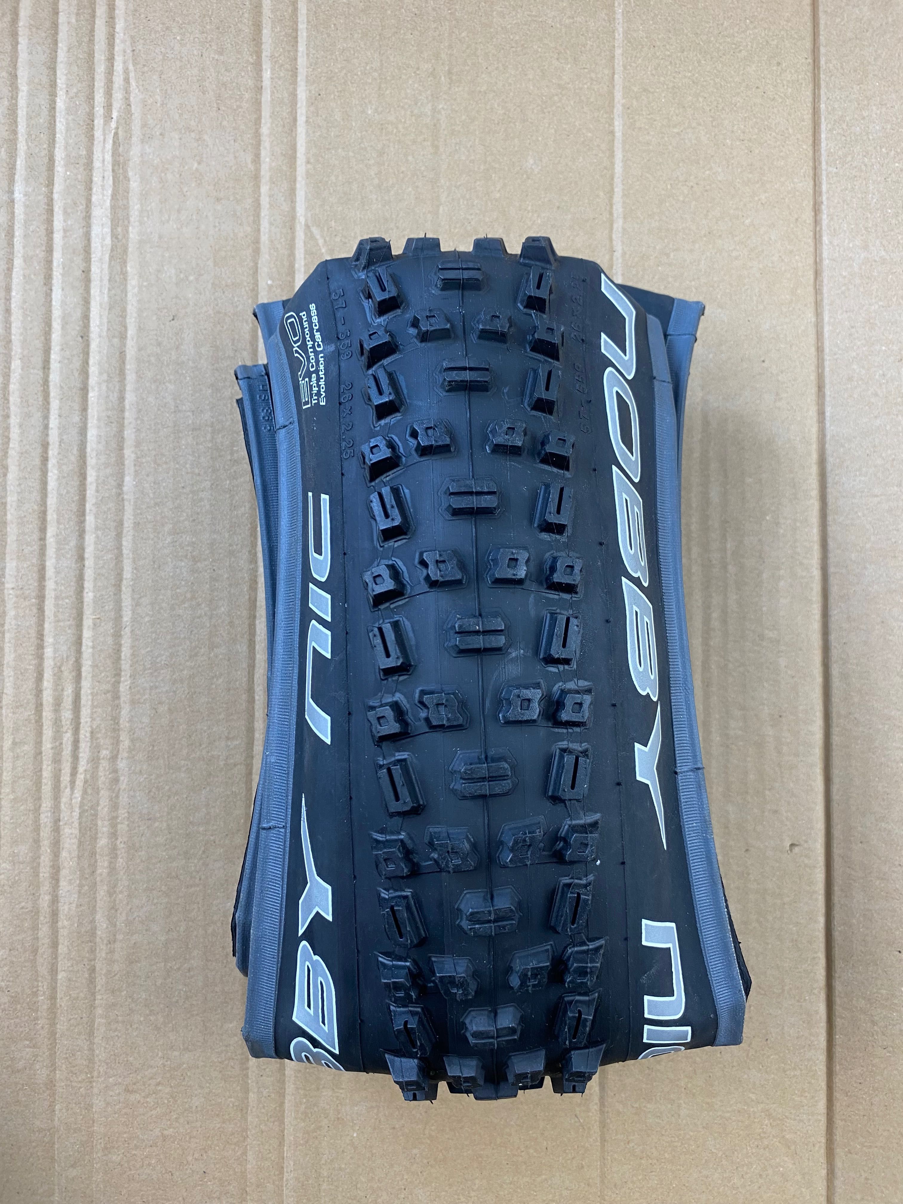 Dwie opony rowerowe Schwalbe Nobby Nic 26x2.25, EVO (op-10)