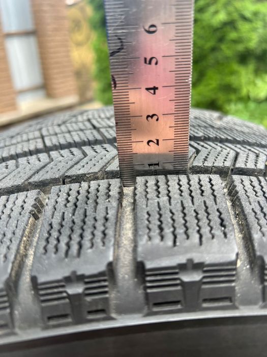 Зимня ризина Bridgestone Blizzak VRX 225/50 R17 94S