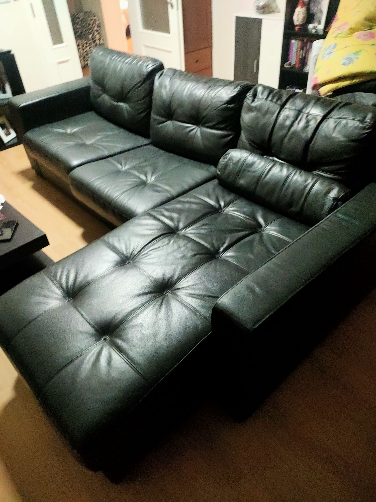 Sofá cama com chaise longue