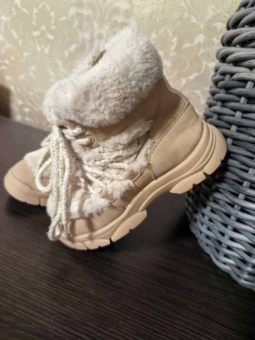 Зимові чоботи для дівчинки ZARA 26р