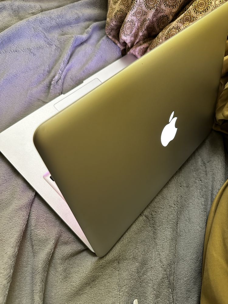 MacBook Pro 13 2011 рік
