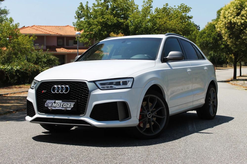 Audi RS Q3 2.5 TFSI quattro S tronic performance