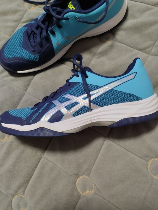 Asics gel tactic