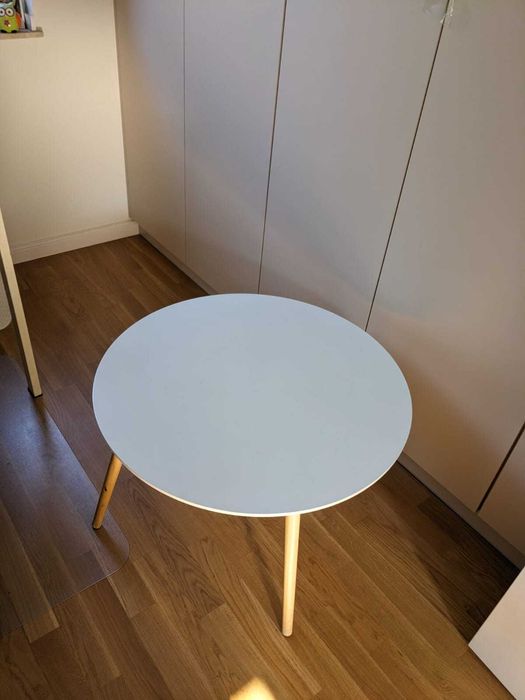 Biały okrągly stolik kawowy średnica 75 cm