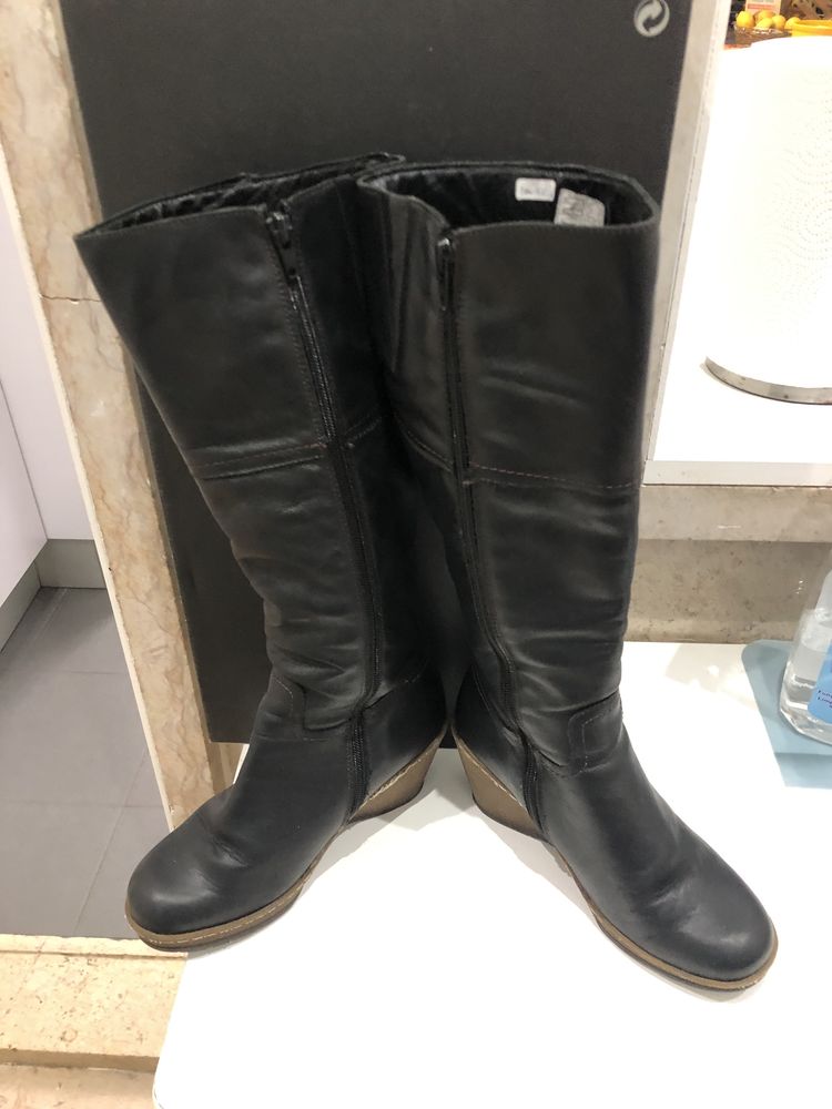 Botas pele preta 38