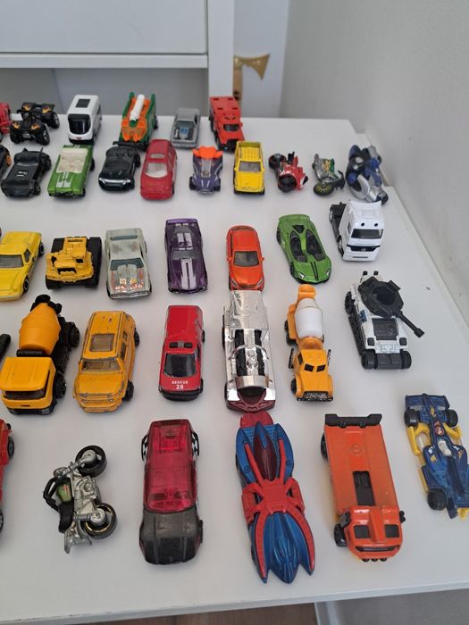 Resoraki do wyboru hot wheels majorette itp