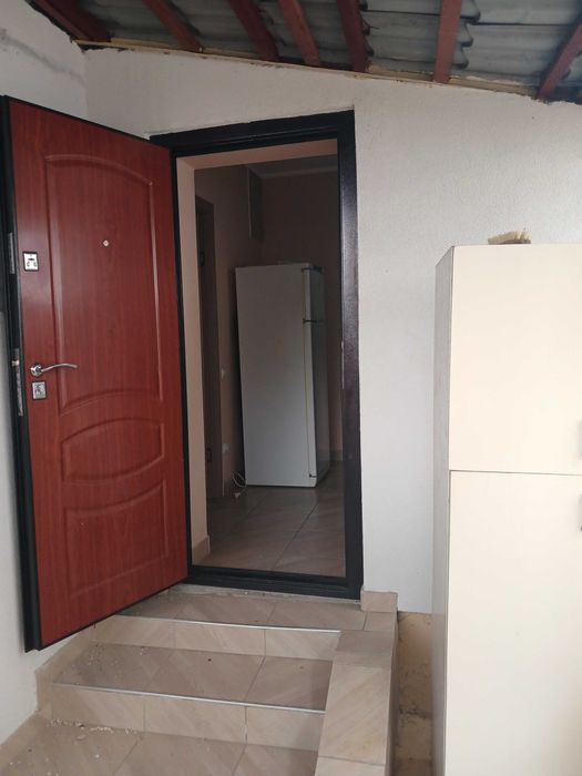 Зручний двохкімнатний будинок в центрі Берегова