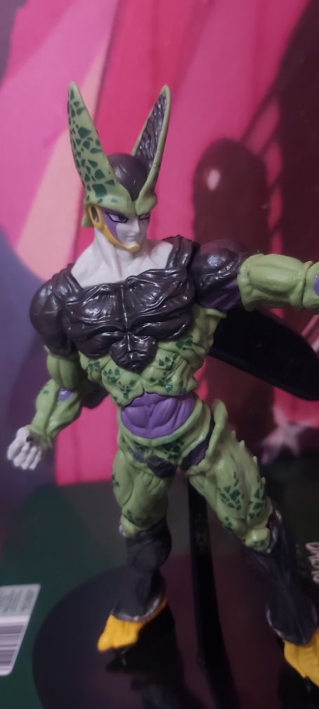 Figurka anime dragon ball komórczak cell