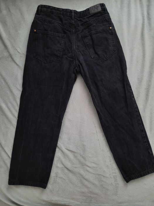 Spodnie czarne mom jeans.