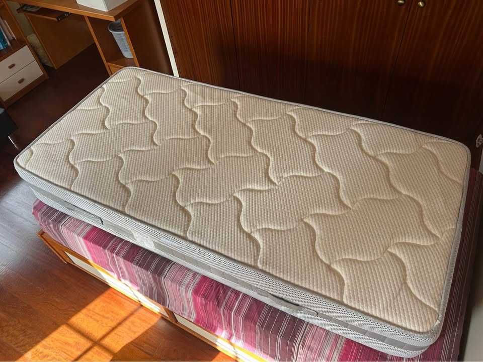 Cama de Solteiro (Colchão + Estrado)