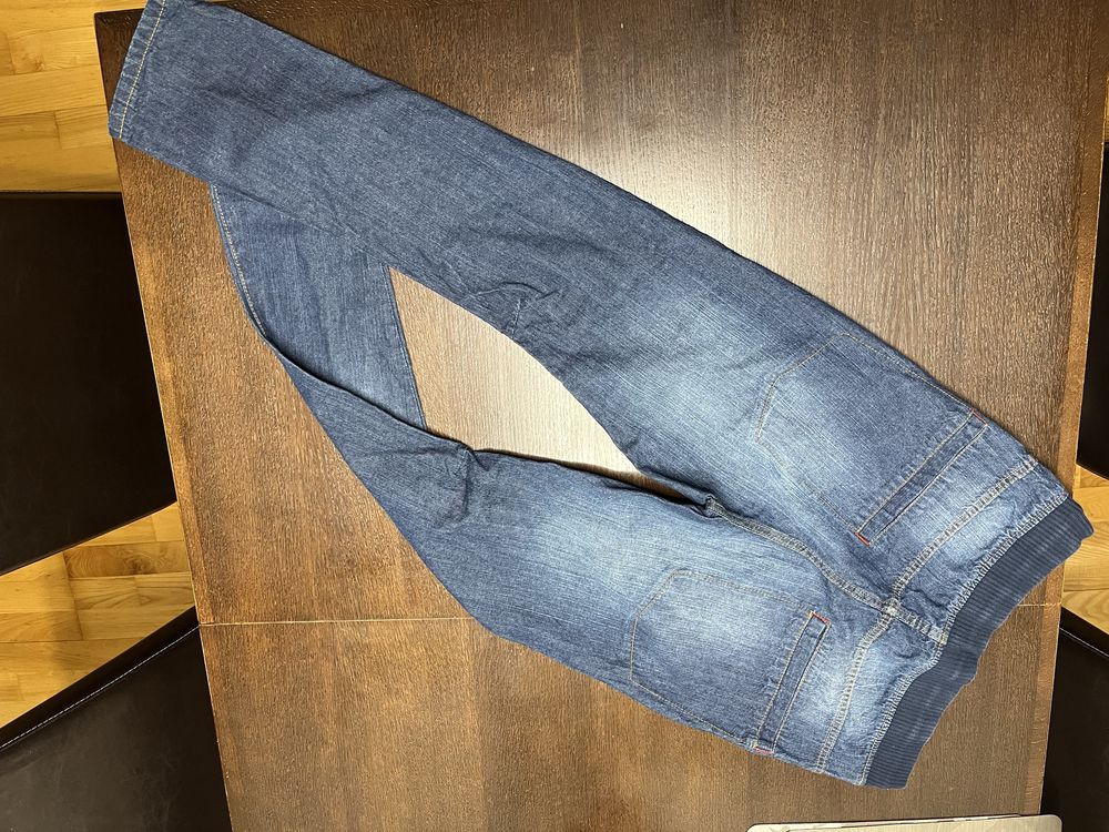 Spodnie ZARA chłopiec rozm. 164 jeans na gumce