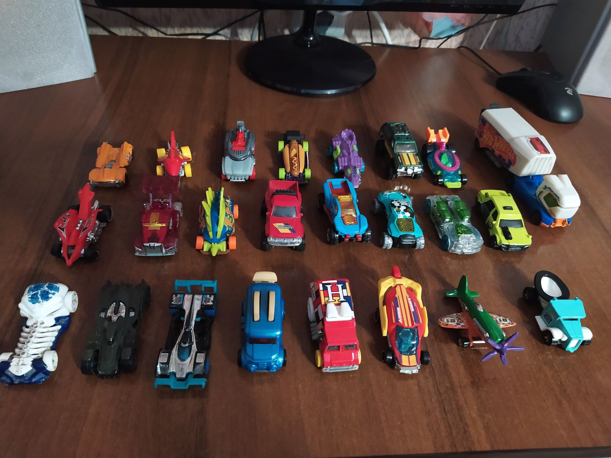 Металлические машинки hotwheels