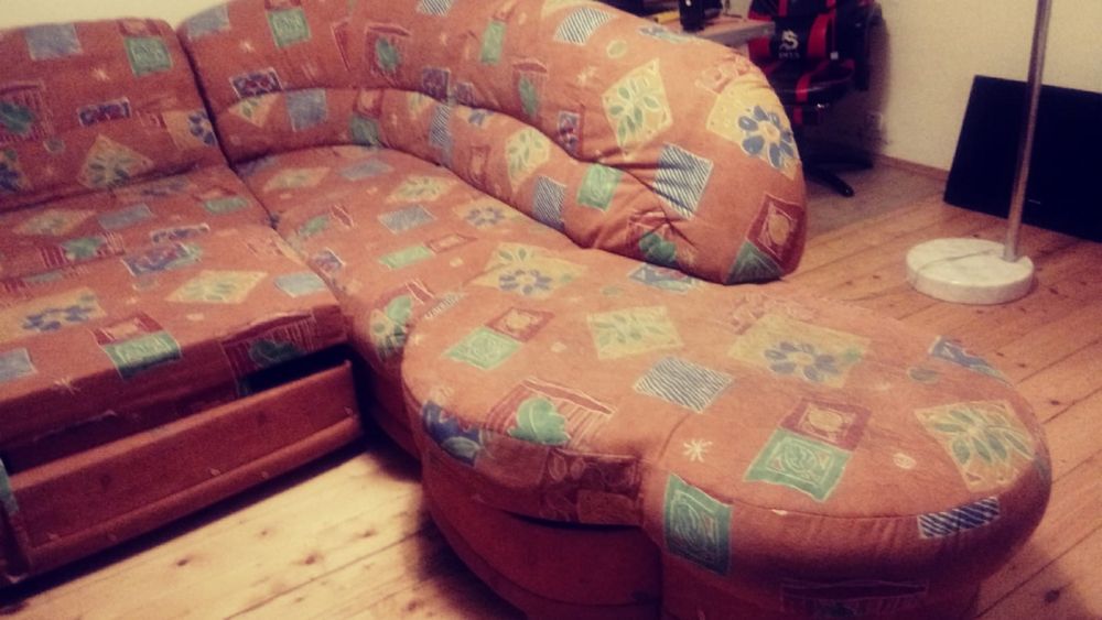 Duża rozkładana kanapa rogowa plus fotel