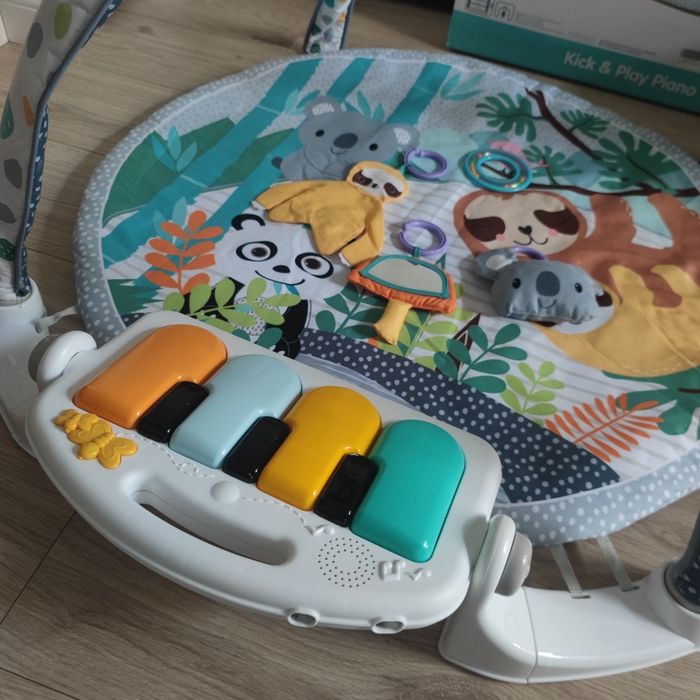 Mata edukacyjna Kick & Play Piano Gym