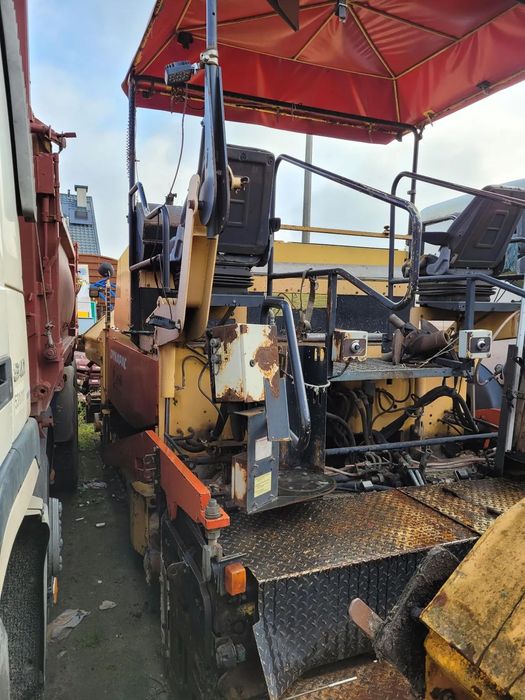 Dynapac F 181C  Syndyk sprzeda ROZKŁADARKA MAS bitumicznych DYNAPAC F 181C GĄSIENICOWA