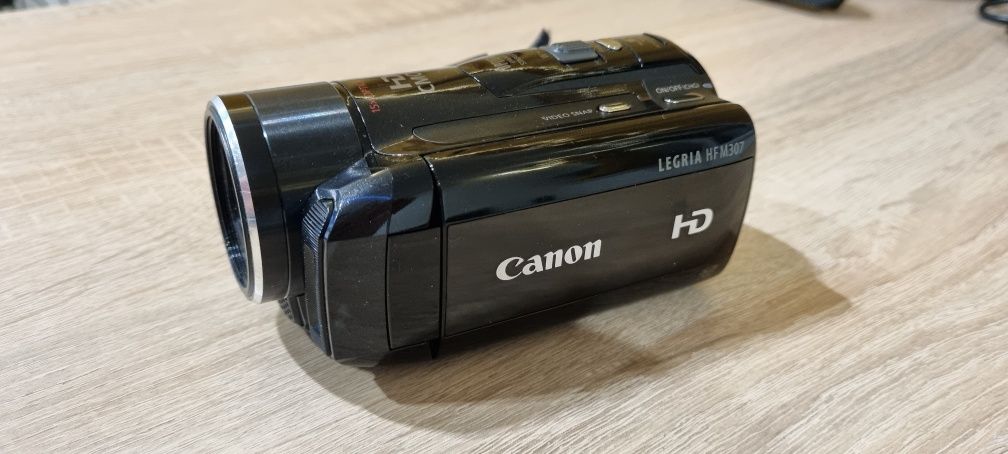 Видеокамера Canon Legria HF M307