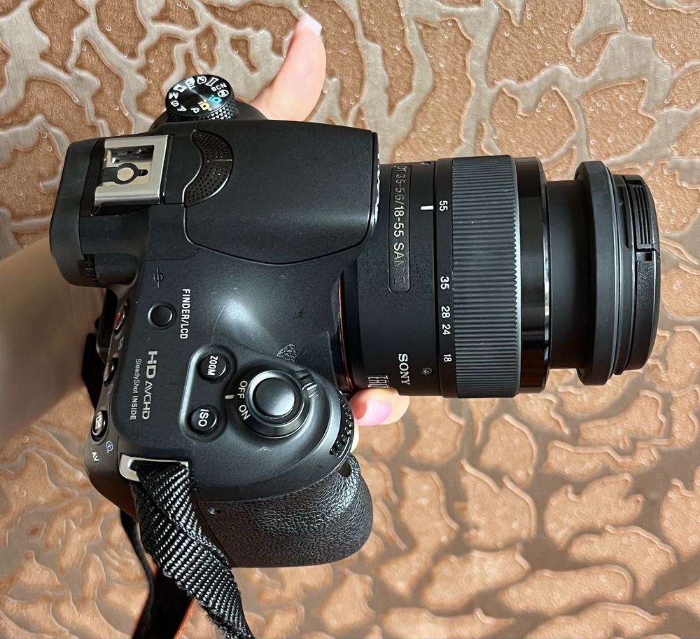 Цифровий дзеркальний фотоапарат Sony Alpha SLT-A58