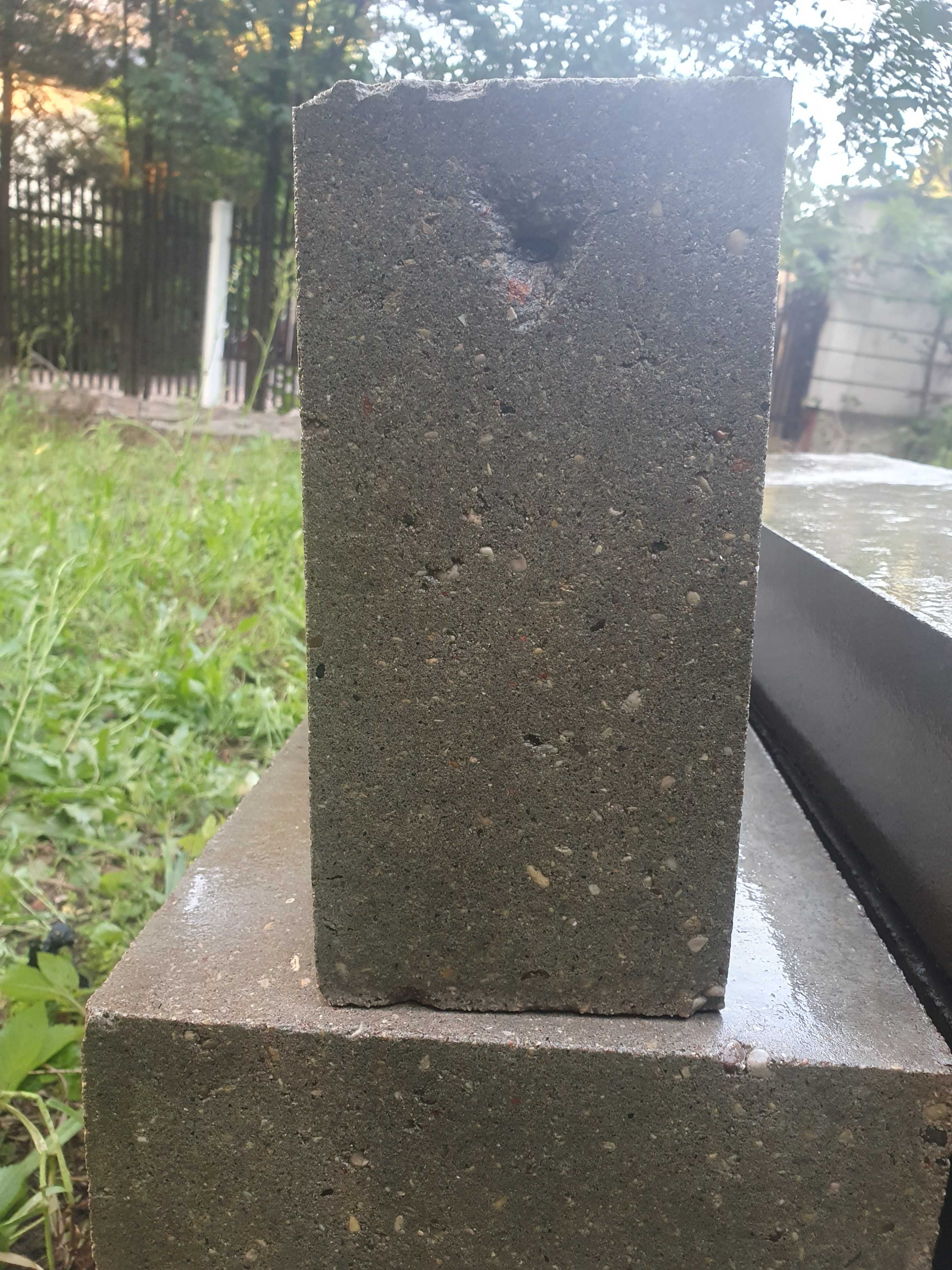 Bloczek betonowy