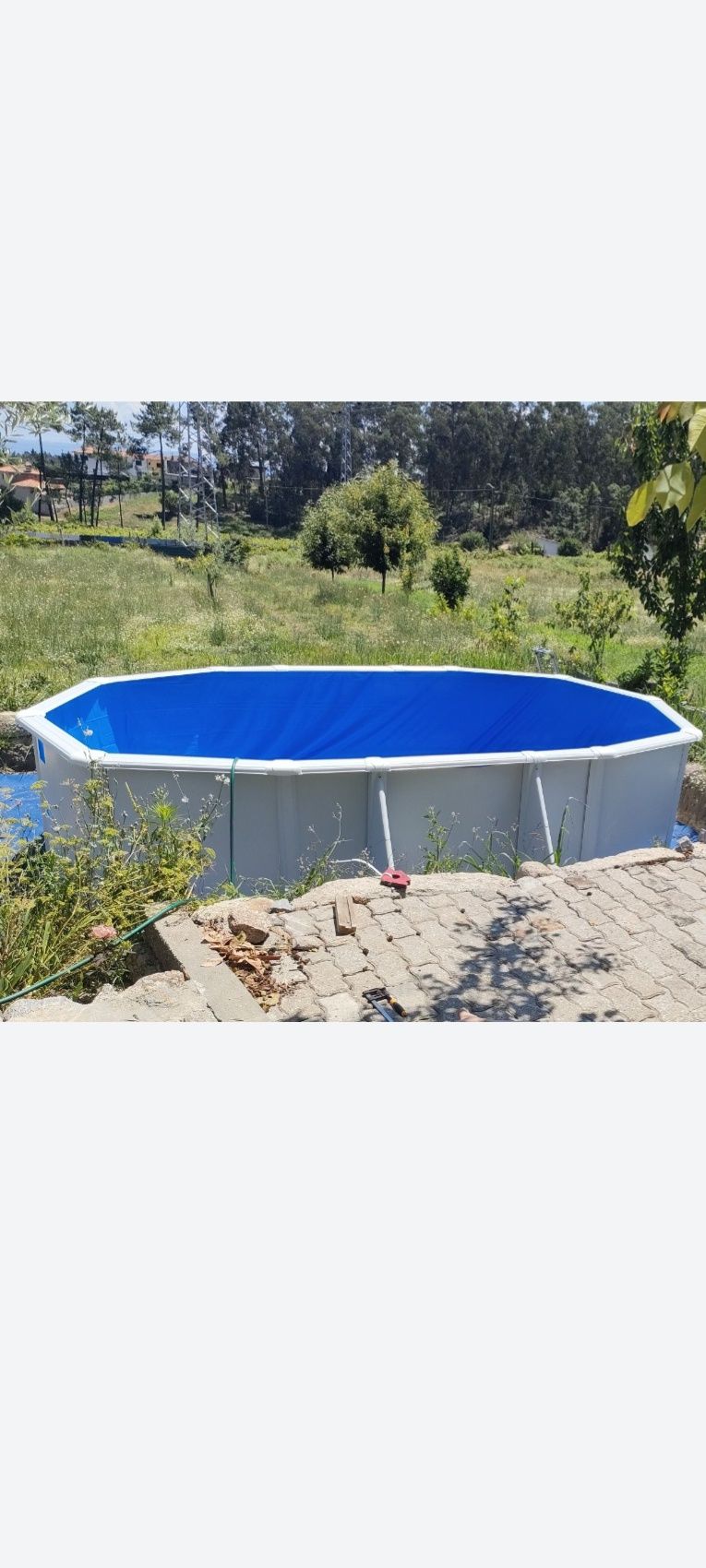 Piscina em aço oval