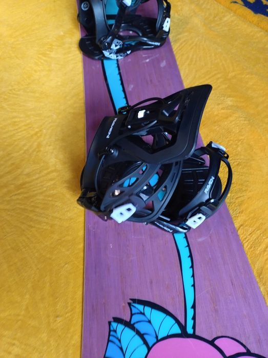 Prawie Nowy Zestaw Snowboard Deska TECHNINE 147 cm + NOWE RVN Fastec M