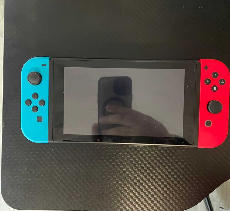 Nintendo Switch em excelente estado, pronta a jogar!