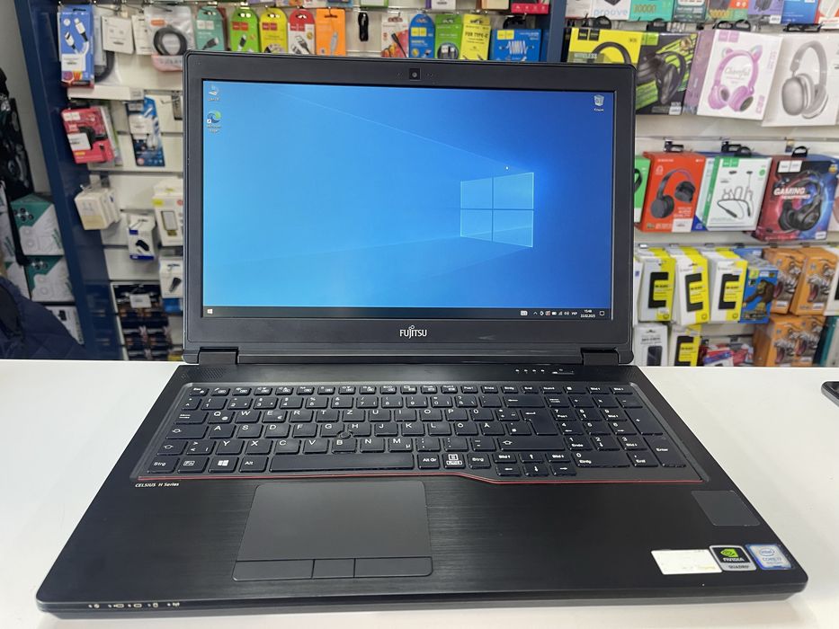 Fujitsu h780 intel i7 8750H/32gb ddr4/ssd 512gb/nvidia Quadro P600 4Gb