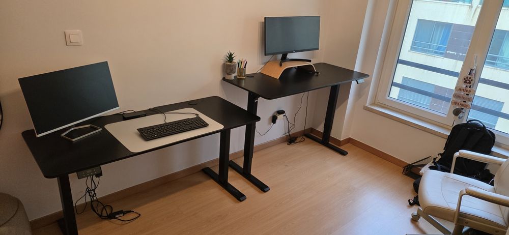 Secretárias elevatórias (conjunto ou separado)