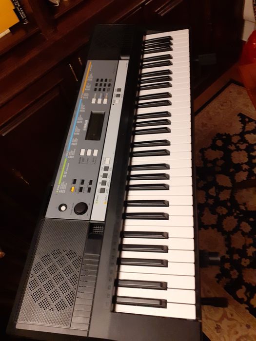 Yamaha YPT-240 teclado