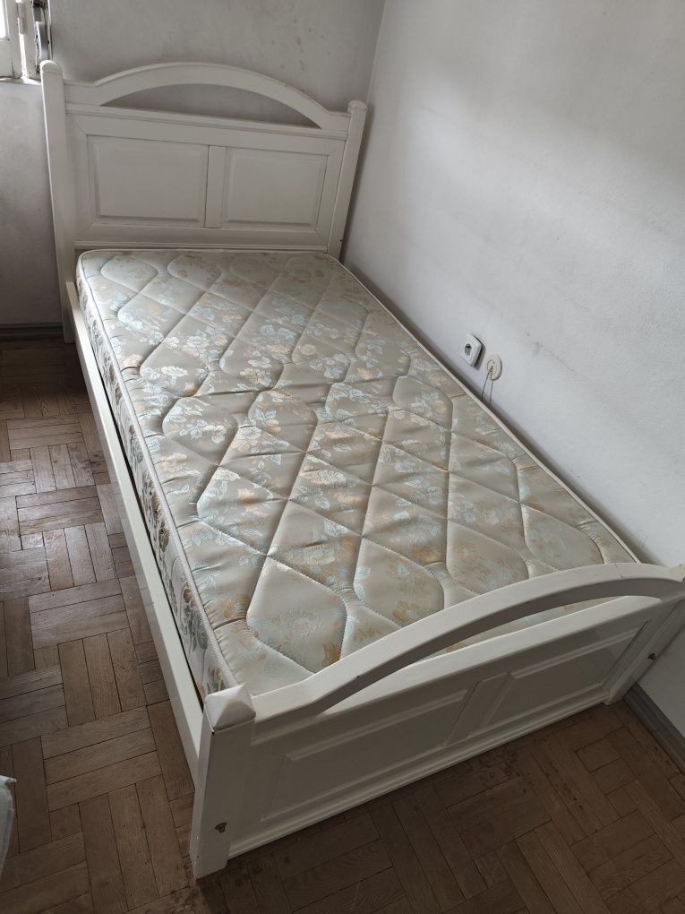 Cama de madeira (solteiro)
