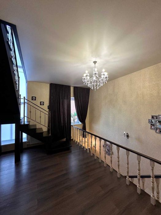 Продам 3-х эт. дом р-н Клочко ( Левый берег) газ.отопление