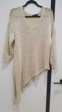 Włoski sweterek asymetryczny