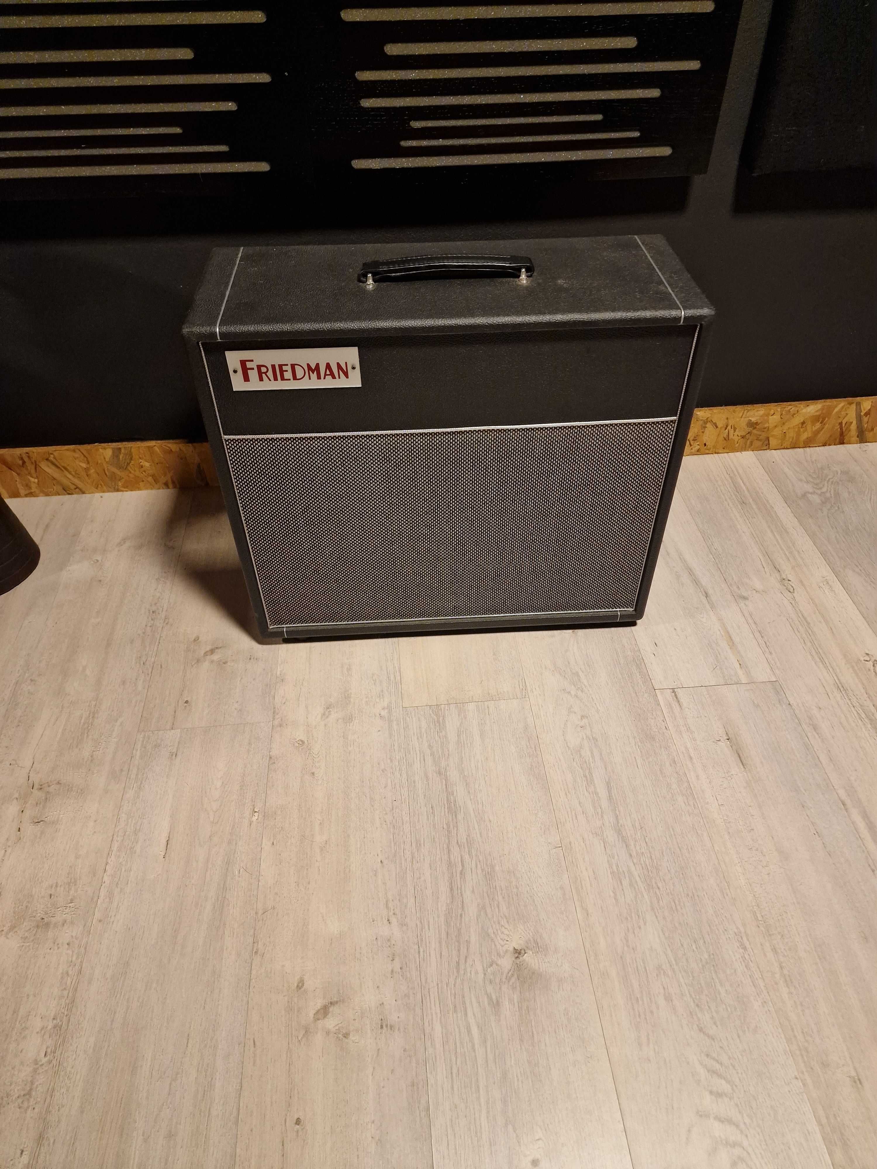 Kit Friedman,  coluna Friedman 1x12 e TC Corona Chorus