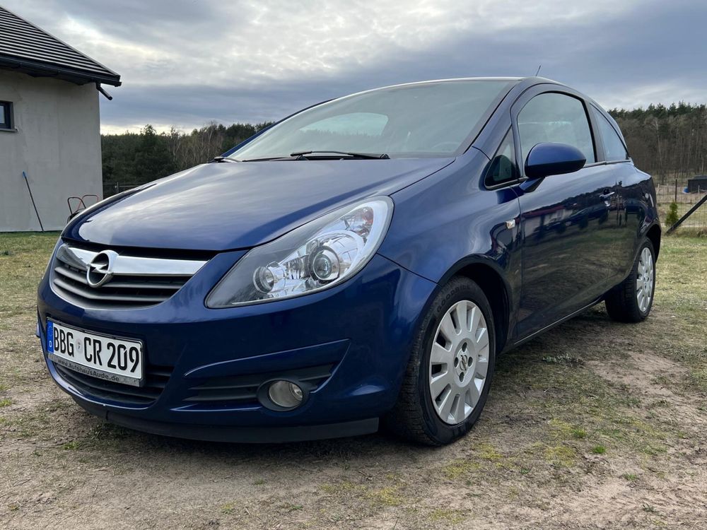 Opel corsa d 1.2 16v 2009r pół skóry skretne lampy